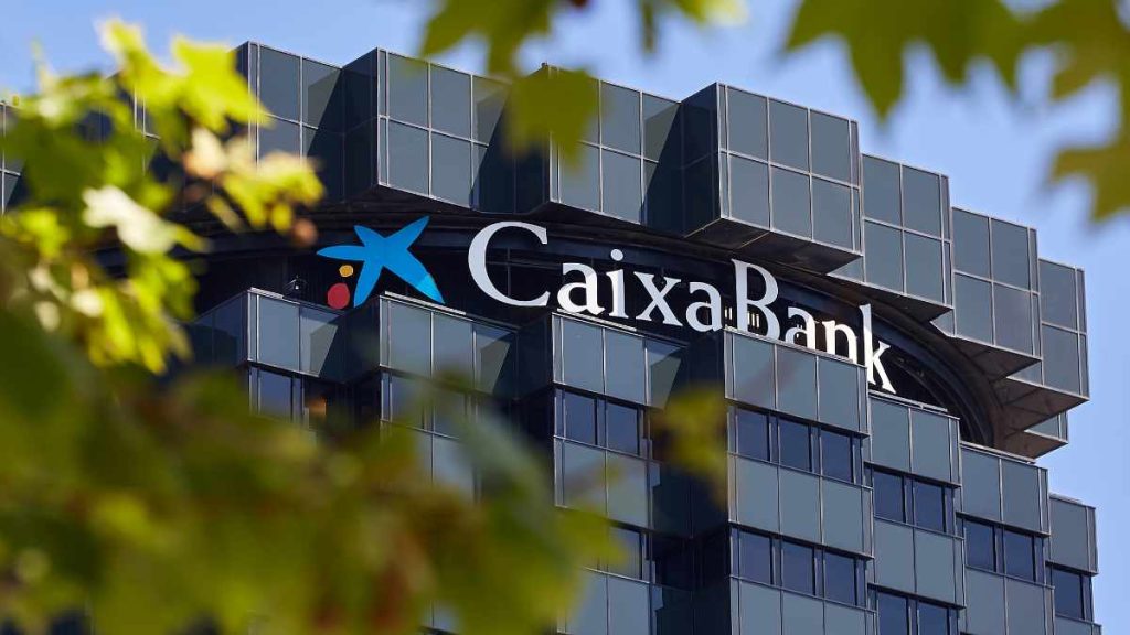 CaixaBank ofrece hipotecas con aval del ICO